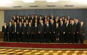 Photo of CCOEC leader, as representative of entrepreneurs, with Chinese Vice President Xi Jinping