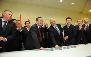 NPC Standing Committee Chairman Wu Bangguo and Belarusian Prime Minister Myasnikovich jointly attend the inauguration ceremony of Minsk No.2 thermal power plant undertaken by CCOEC.